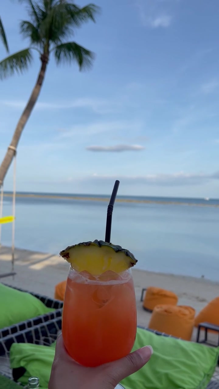 Beach club · the spritz