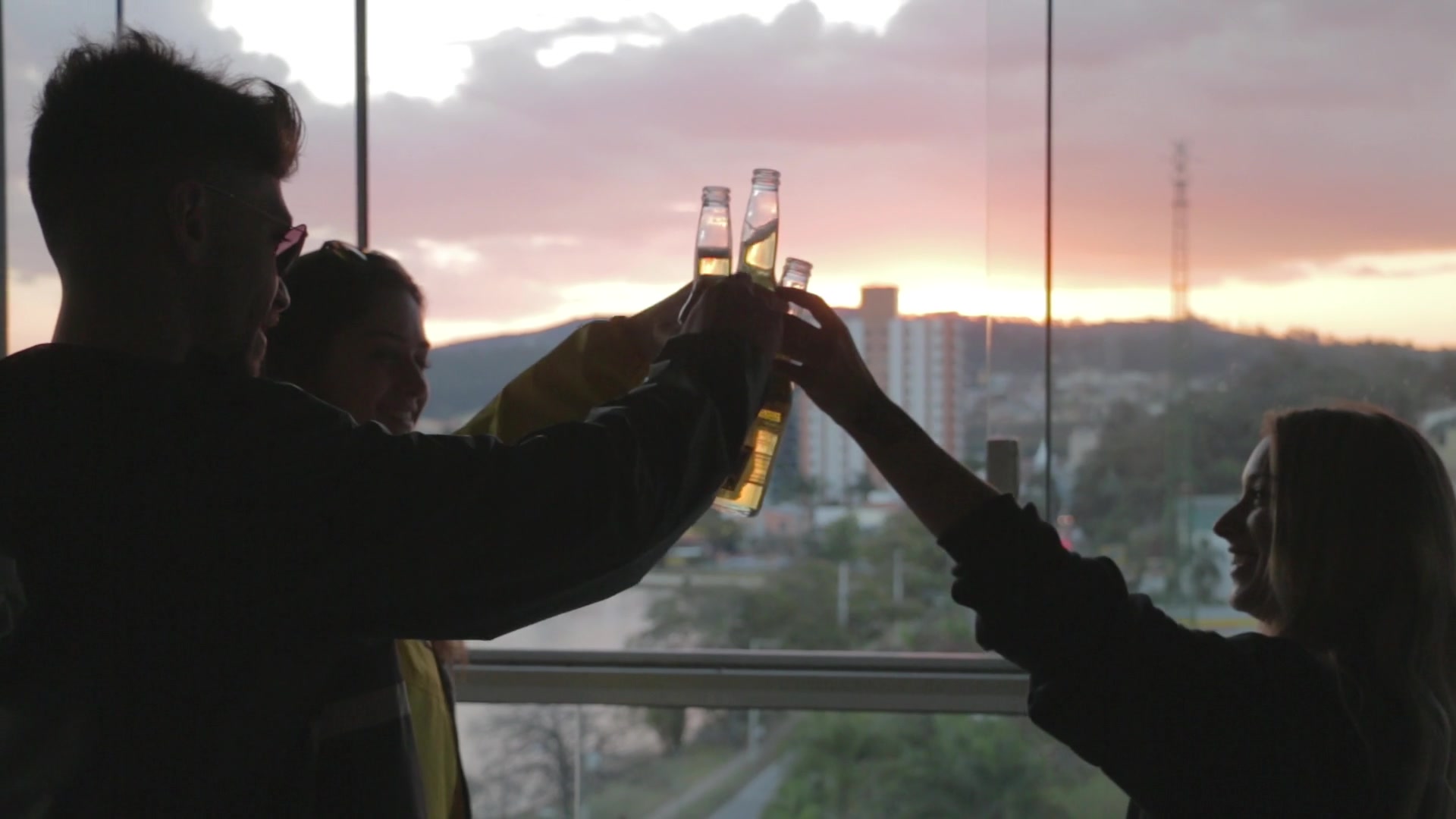 Sundown · the toast